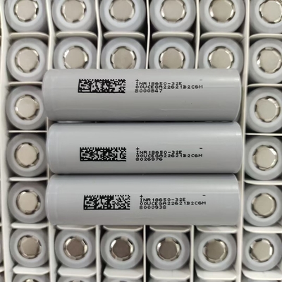 3.7V Standardzylinderische Lithium-Ionen-Zelle 3200mAh Großkapazität 18650 Lithiumbatterien