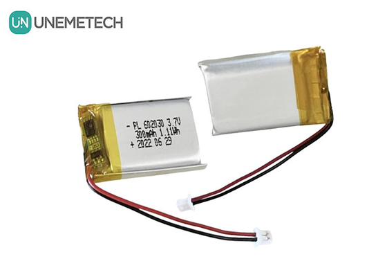3.7V 300mAh angepasste Silber Wiederaufladbare Lithium-Ionen-Polymer-Batterie 602030 für GPS-Tracker