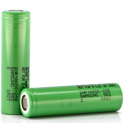 Samsung 25R 18650 2500mAh 20A Batterie 3.6V Zylindrische Lithium-Ionenzelle INR18650-25R
